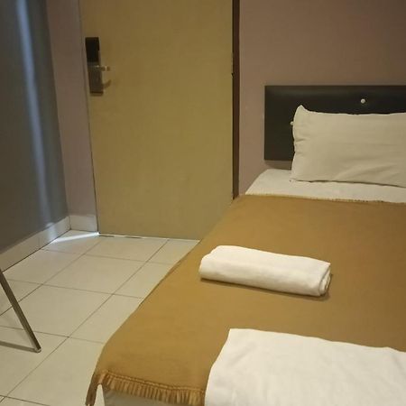 Ck Hotel Lumut Bagian luar foto