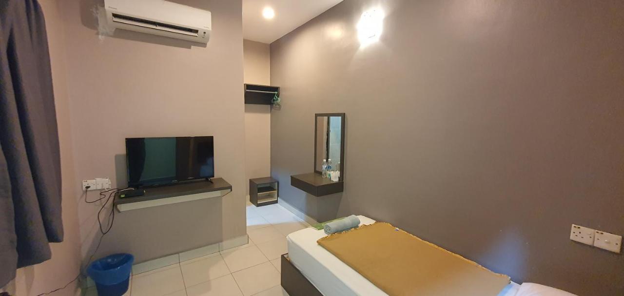 Ck Hotel Lumut Bagian luar foto