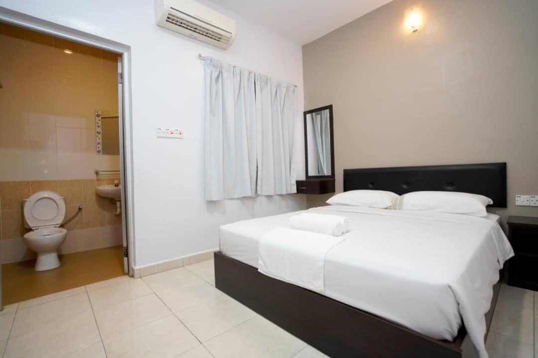 Ck Hotel Lumut Bagian luar foto