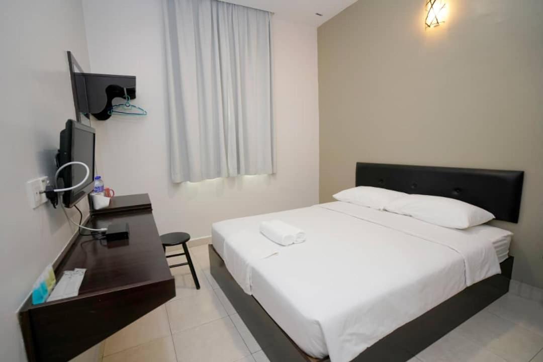 Ck Hotel Lumut Bagian luar foto