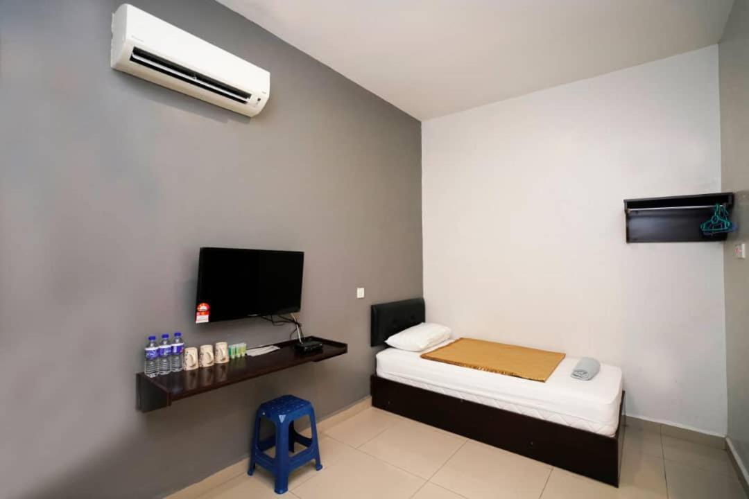 Ck Hotel Lumut Bagian luar foto