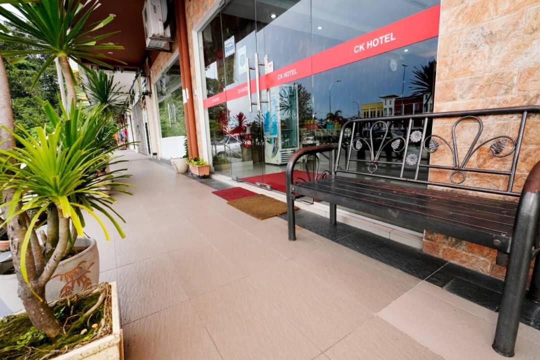 Ck Hotel Lumut Bagian luar foto