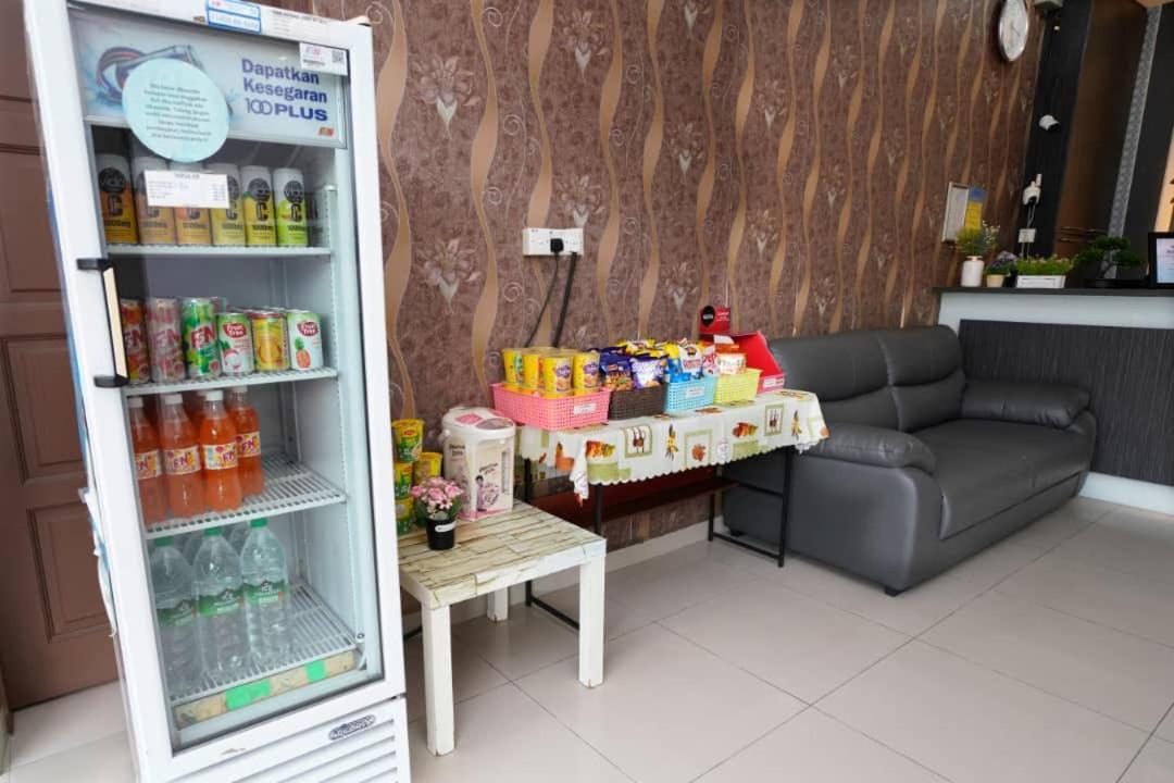Ck Hotel Lumut Bagian luar foto
