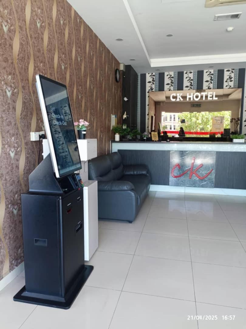 Ck Hotel Lumut Bagian luar foto