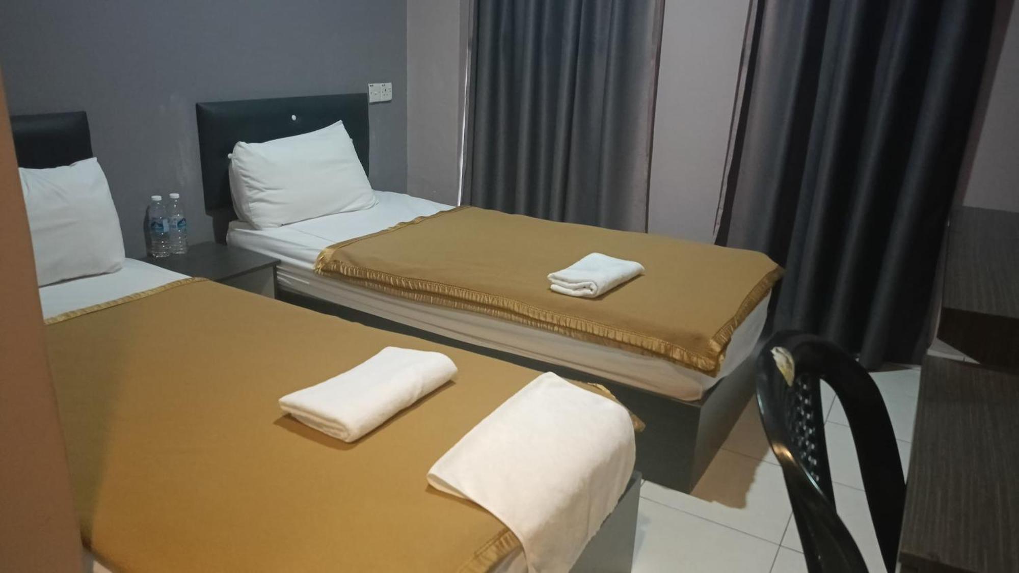 Ck Hotel Lumut Bagian luar foto
