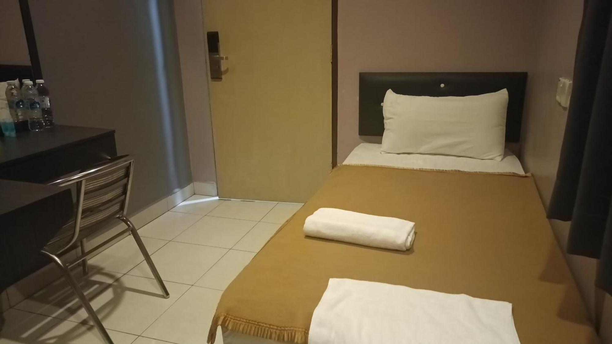 Ck Hotel Lumut Bagian luar foto